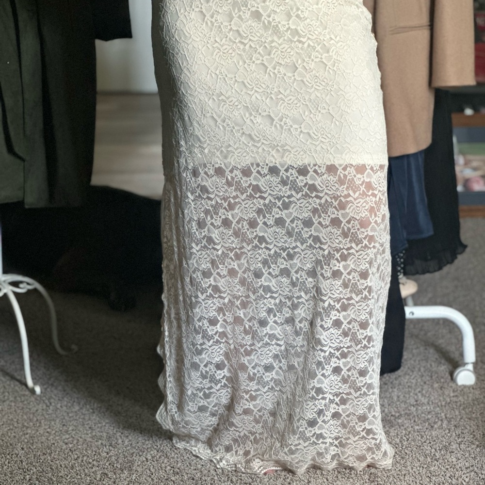 Forever 21 Elegant Lace Maxi Skirt in Cream with Slit